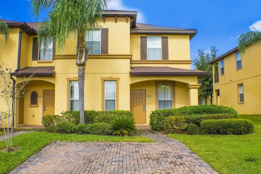 La Solana 3 Bedroom Villa with Private Pool by Florida Villas Direct