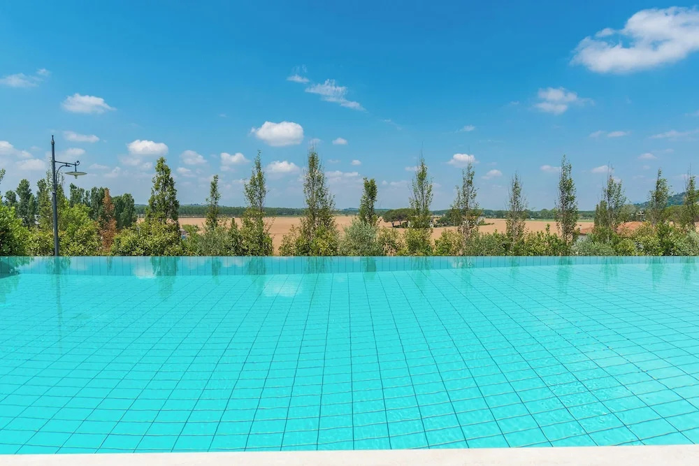 Luxury Villa in Tuscany with Pool near Pisa and Florence - Sixe Bedrooms 12 pl