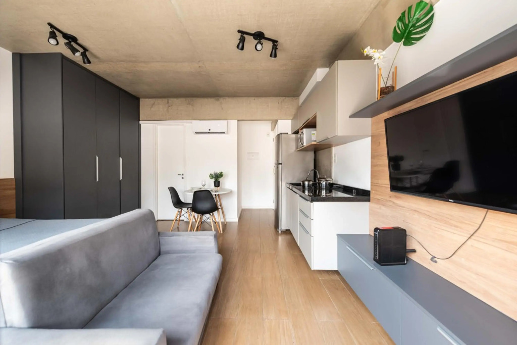 47 New studio next Paulista Av, fast wifi and balcony