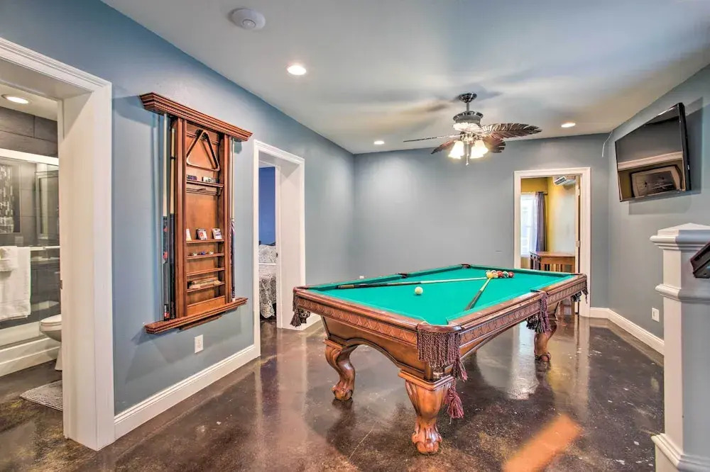 Waveland Family House, 4-minute Drive to the Beach