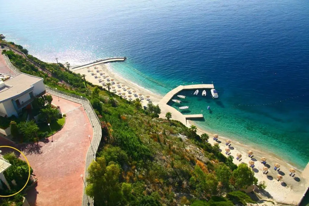 Seafront, 5star Home - 4min Walk To Private Beach