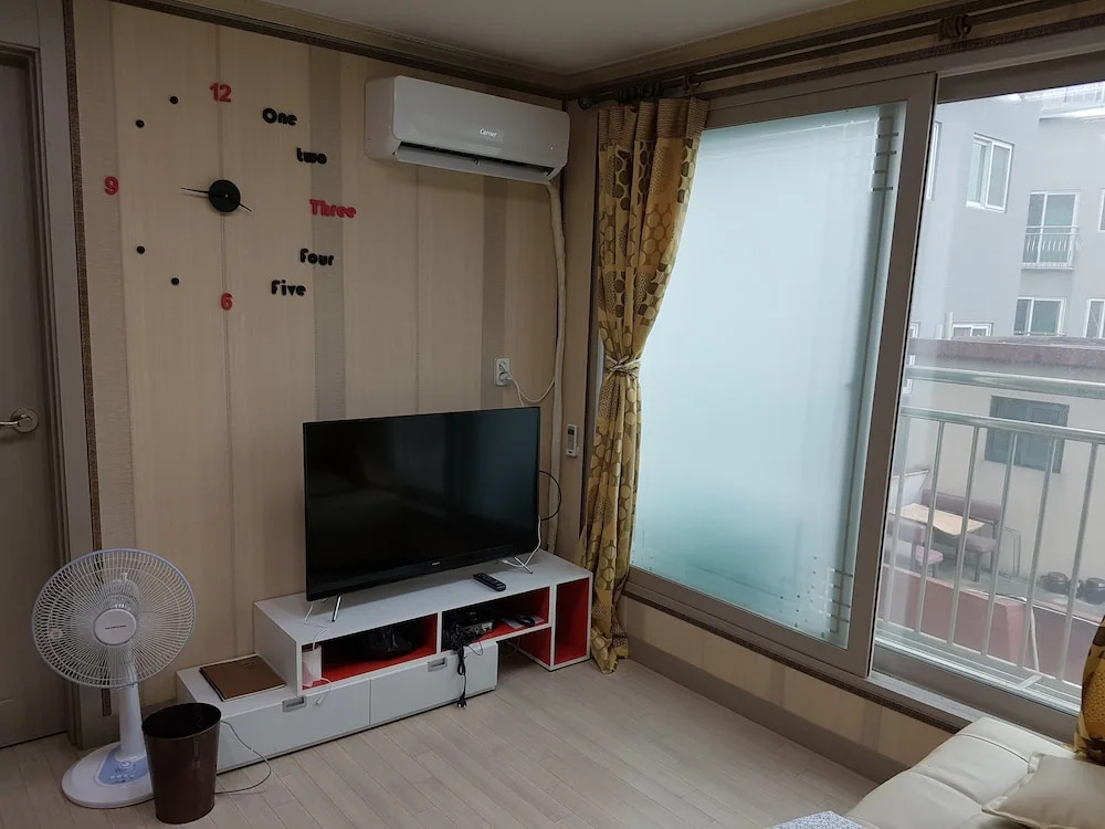 Woong House