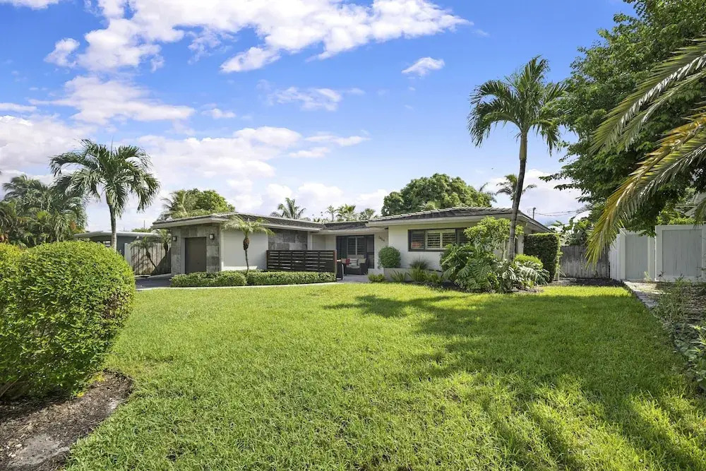 Relax in Luxury - 3 Bed 2 Bath Oasis With Pool
