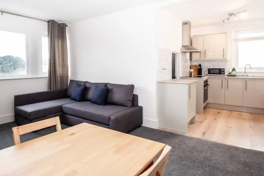 Coastal Charm 1BR Flat Near the Sea Street Parking