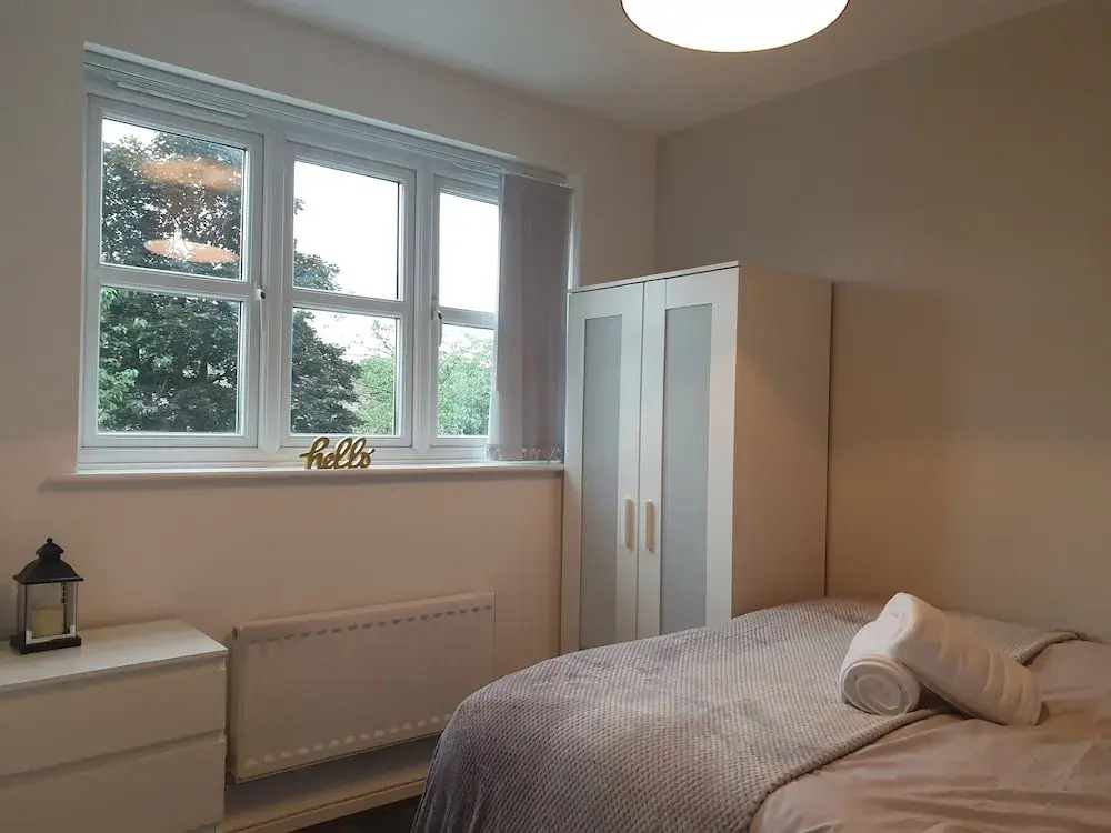 Liverpool Short Stay-Belmont Suite