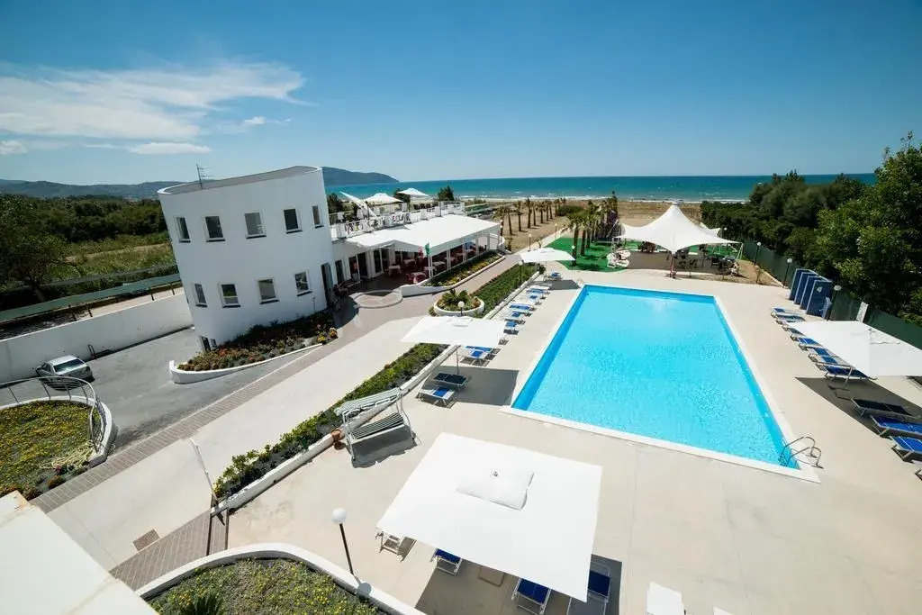 Medea Beach Resort - Cultural Stay near Amalfi Coast & Paestum