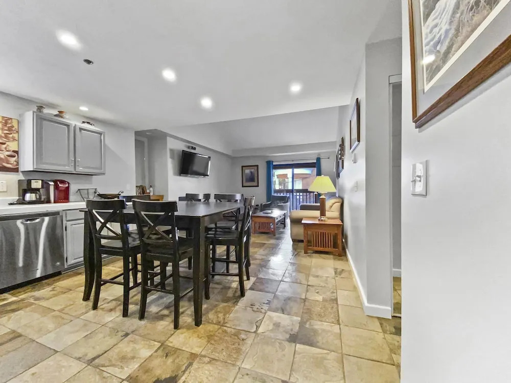 310 Snowblaze 2 Bedroom Condo by RedAwning