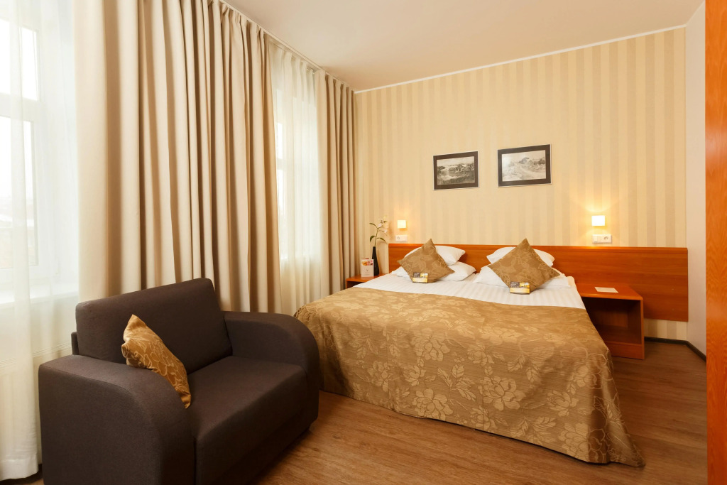 Kreutzwald Hotel Таллин