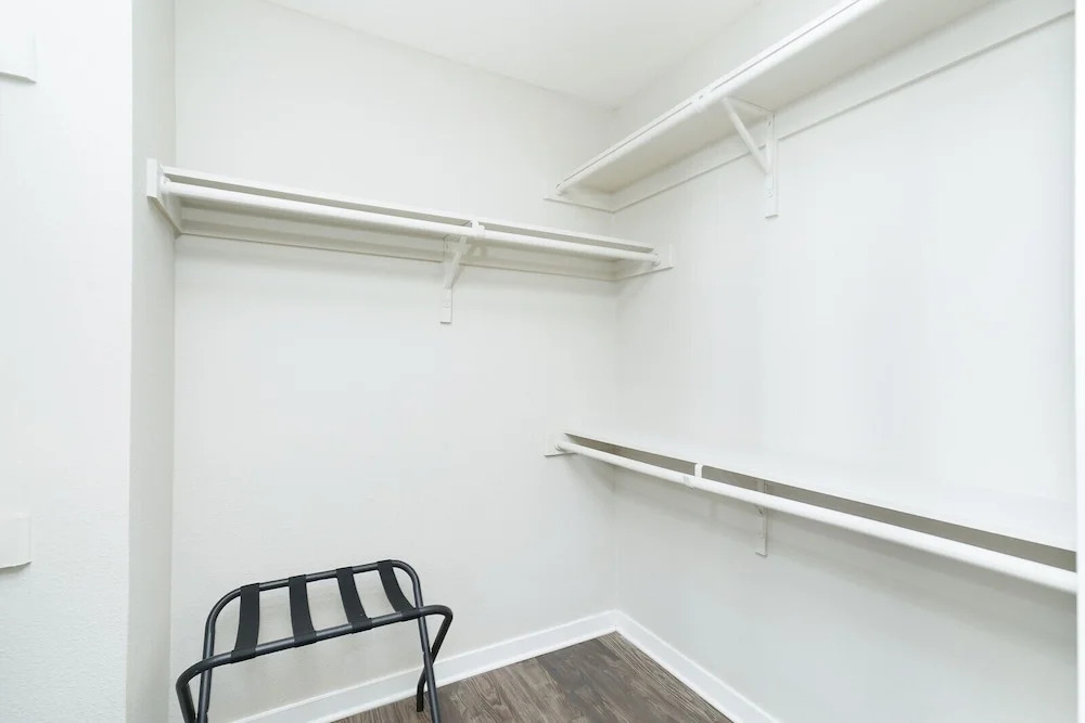 Modern Downtown Apartments by Frontdesk