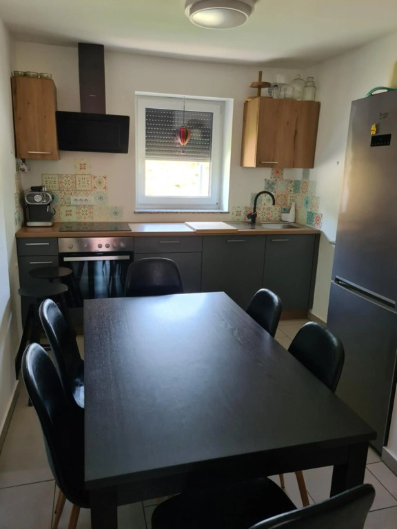 Rooms and apartments Vili