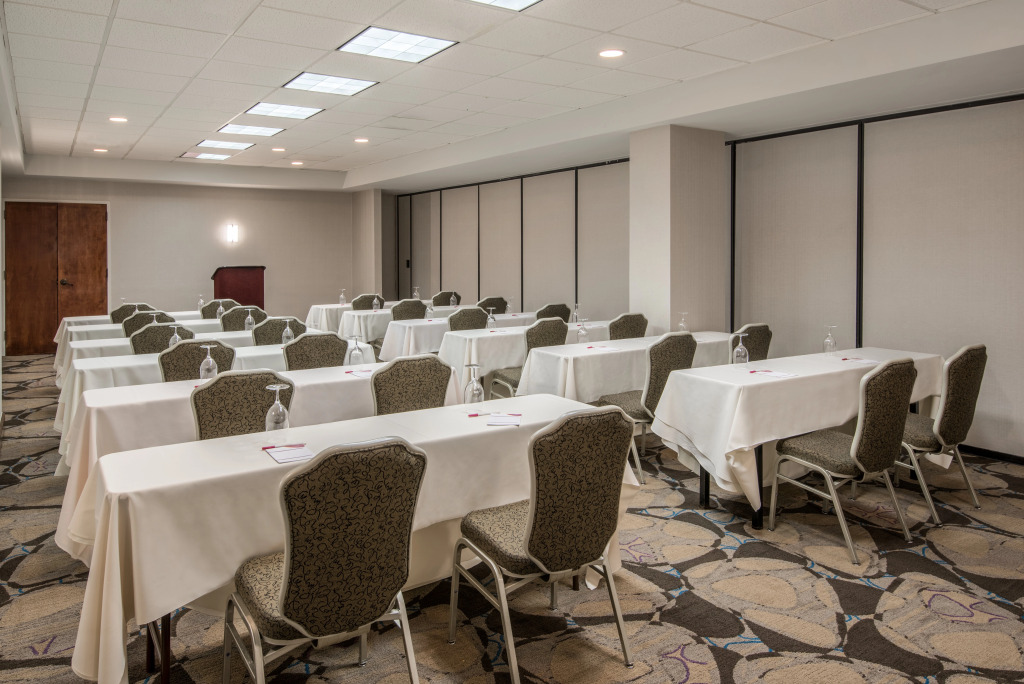 Crowne Plaza Memphis Downtown by IHG
