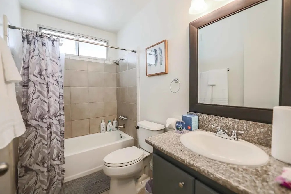 Vegas Delight | Lovely 4Bd w/ Sparkling Pool!
