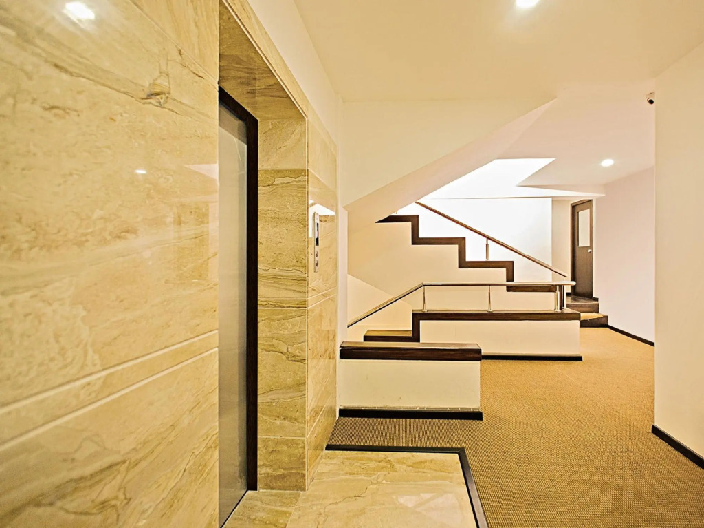 Treebo Comfy Business, Opp Nexus Mall Koramangala