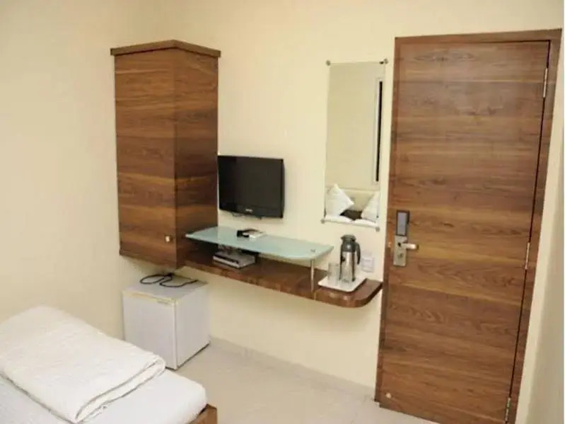 Hotel Causeway, Colaba