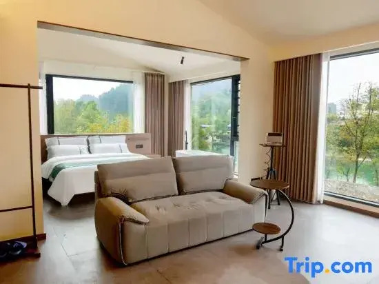 Xinxin River View Homestay (Border City Chatong Scenic Area)