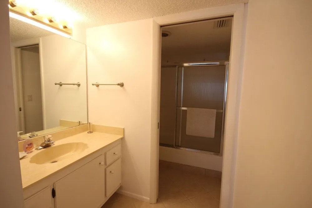 Strandview #304
