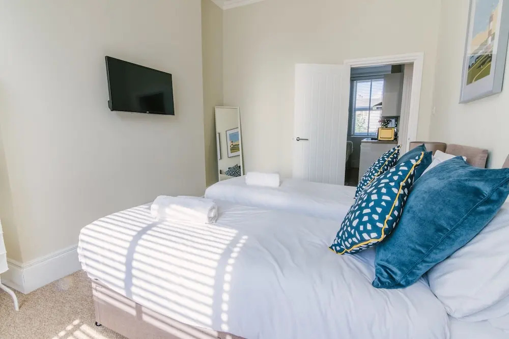 Plymouth Ocean Apartment