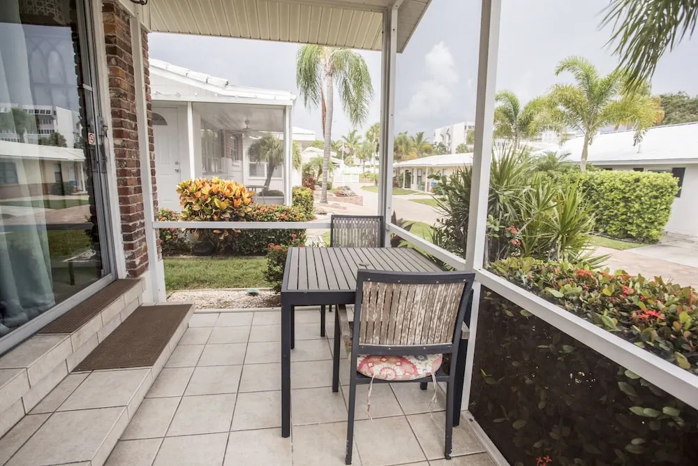 Aloha Kai Unit 4 1 Bedroom 1 Bathroom Apts