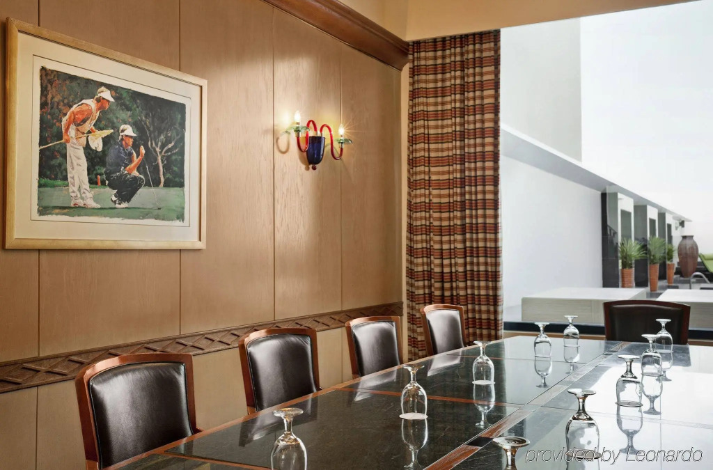 Отель Majestic Cove Hotel