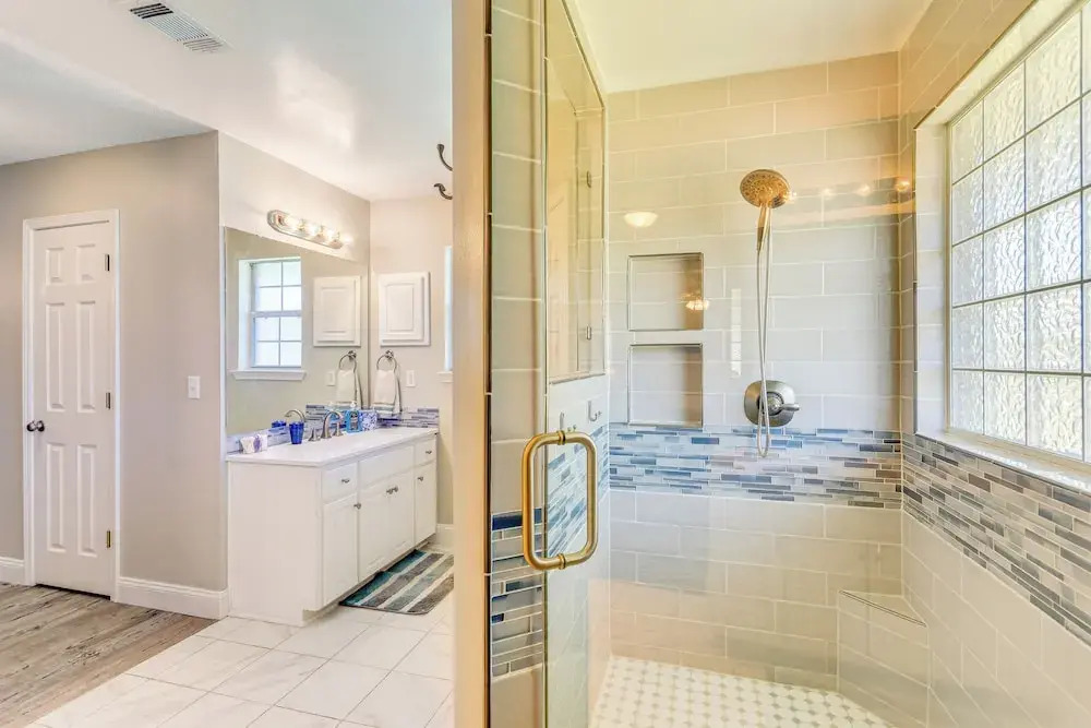 6 Mi to Navarre Beach: Dog-friendly Home w/ Yard