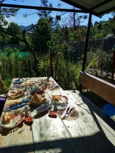 Guest House on Iveria