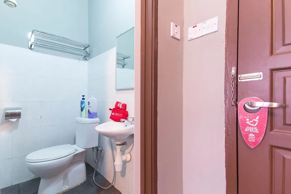 ZEN Rooms Basic Imbi
