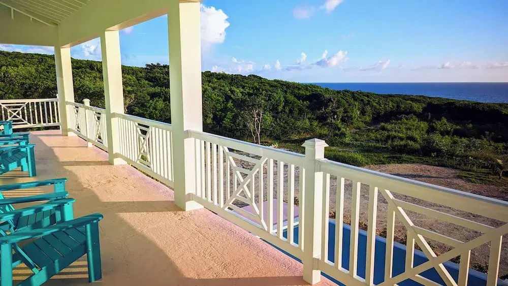 Paradise Cove: Oceanfront Haven With Infinity Pool