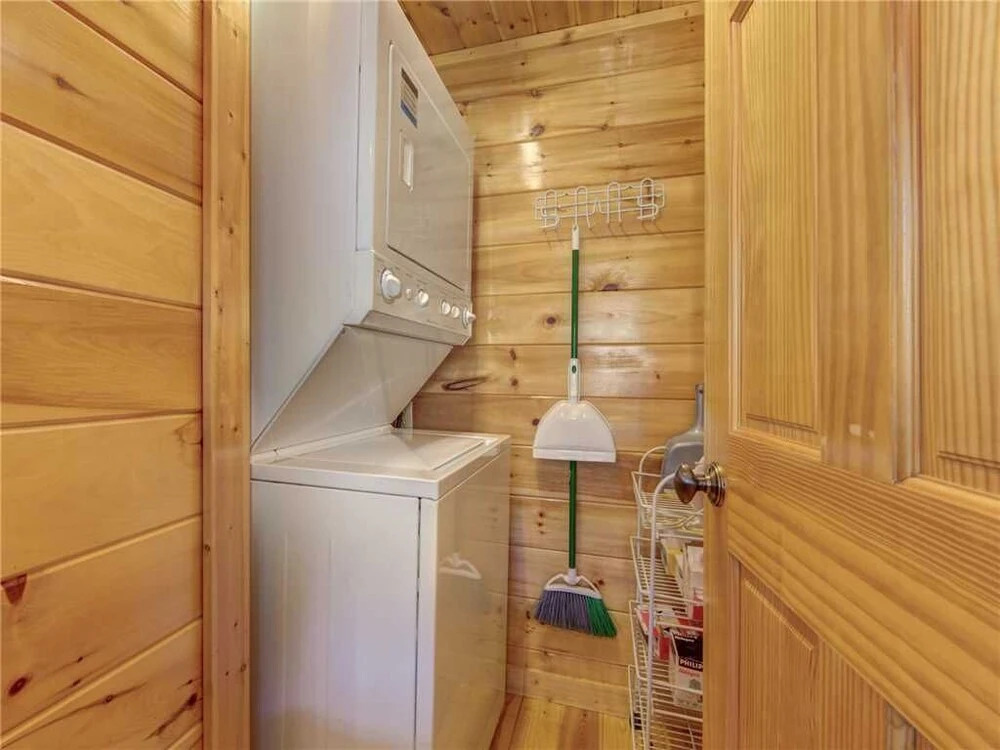 Triple Mountain View - Three Bedroom Cabin