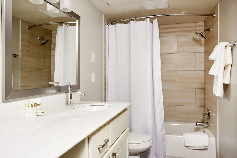 Deluxe Braeswood Place Suites by Sonder