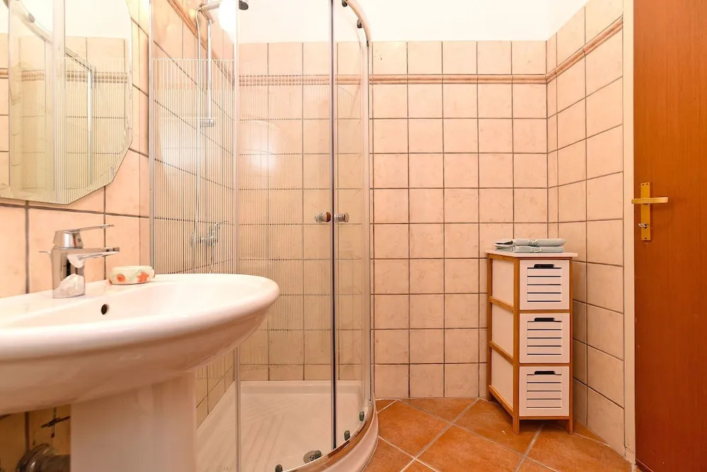 Apartment 1550