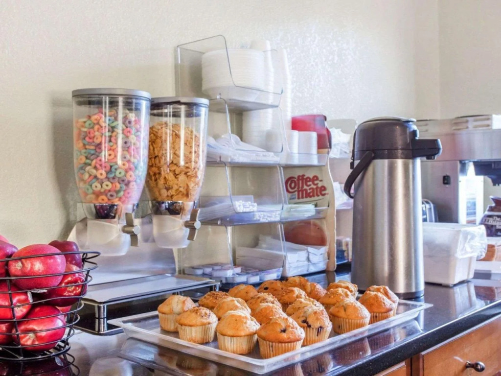 Rodeway Inn & Suites Fort Jackson