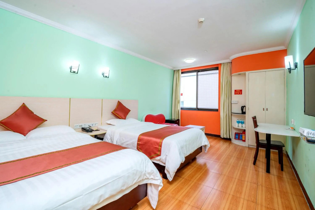LN Whitehouse Hotel