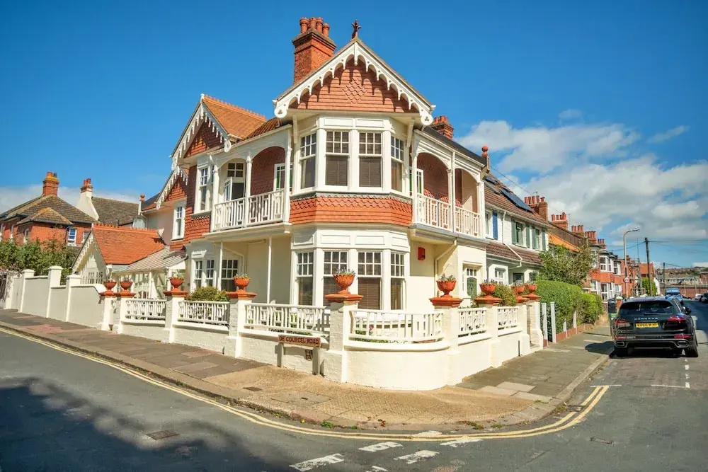 Guest House in Brighton Near Iconic Beach