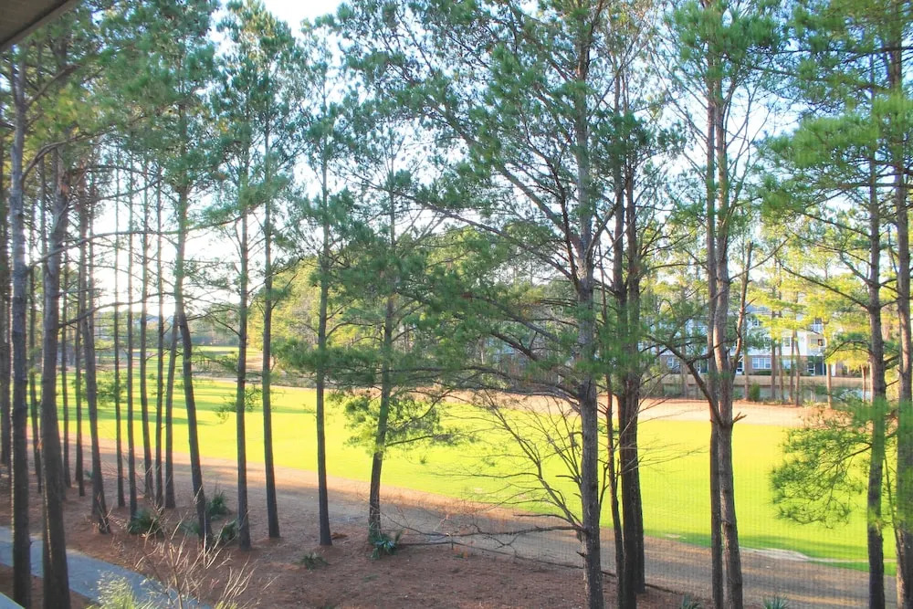 633 Cypress Bend