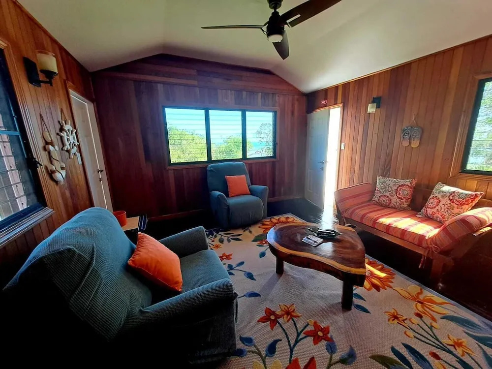 Therapy Cabins - Belize Island Experience