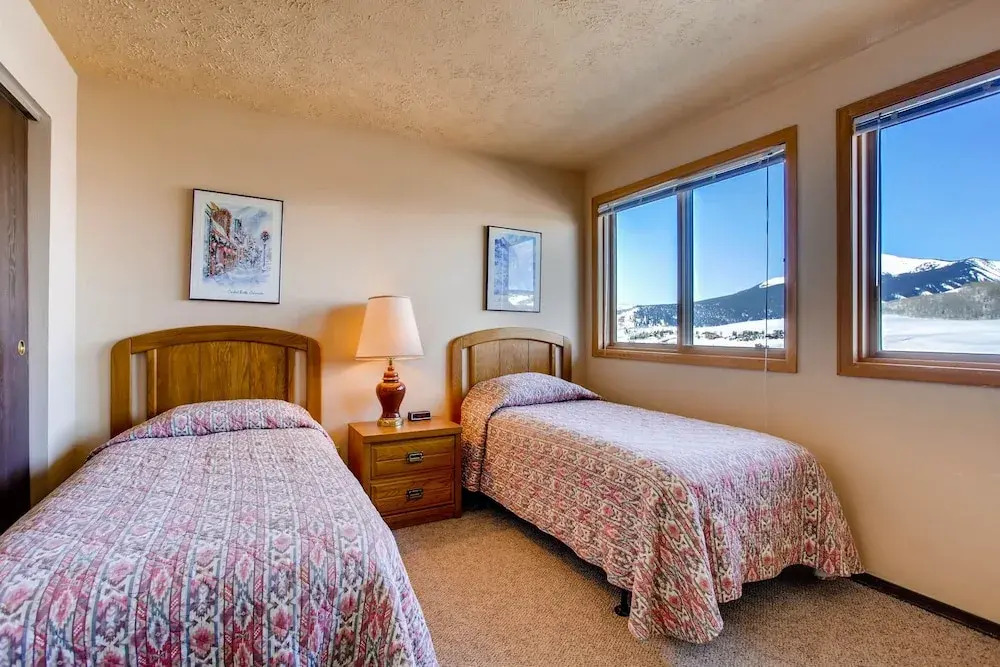 Unique, Mountain 4 Br  4 Bedroom Condo - No Cleaning Fee! by RedAwning
