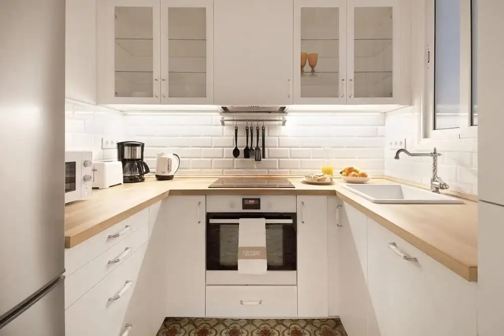 Welcoming 2 Bed With Balcony in Gracia