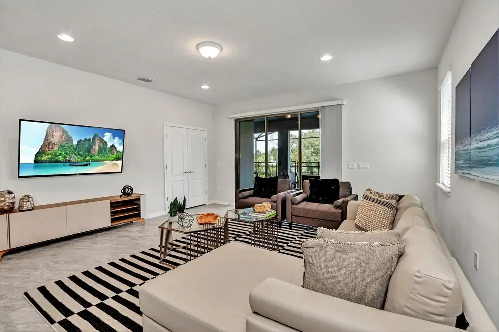 8919 Windor Westside