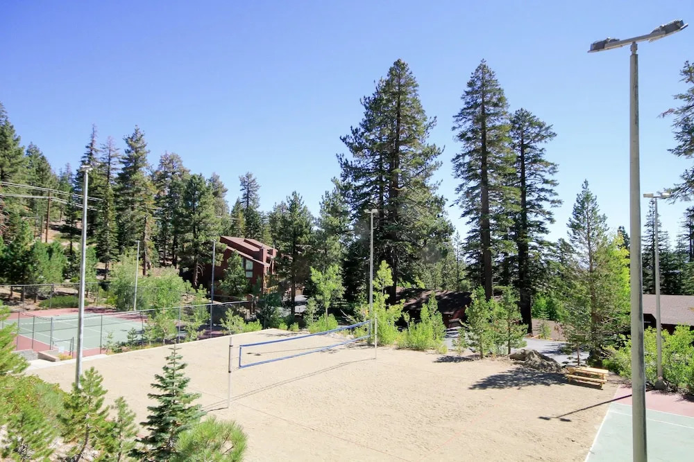 Mammoth Ski & Racquet Club #121 2 Bedrooms 2 Bathrooms Condo