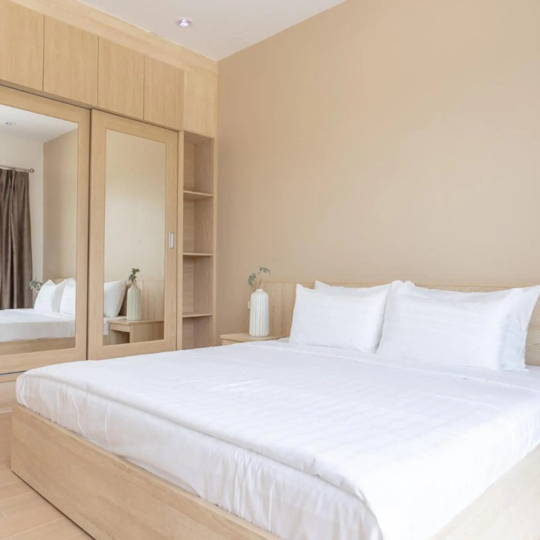 O2 Hotel Lopburi