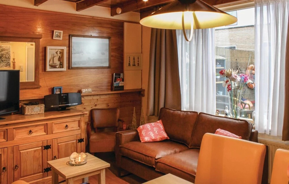 Beautiful Home in Egmond Aan Zee With 3 Bedrooms and Wifi
