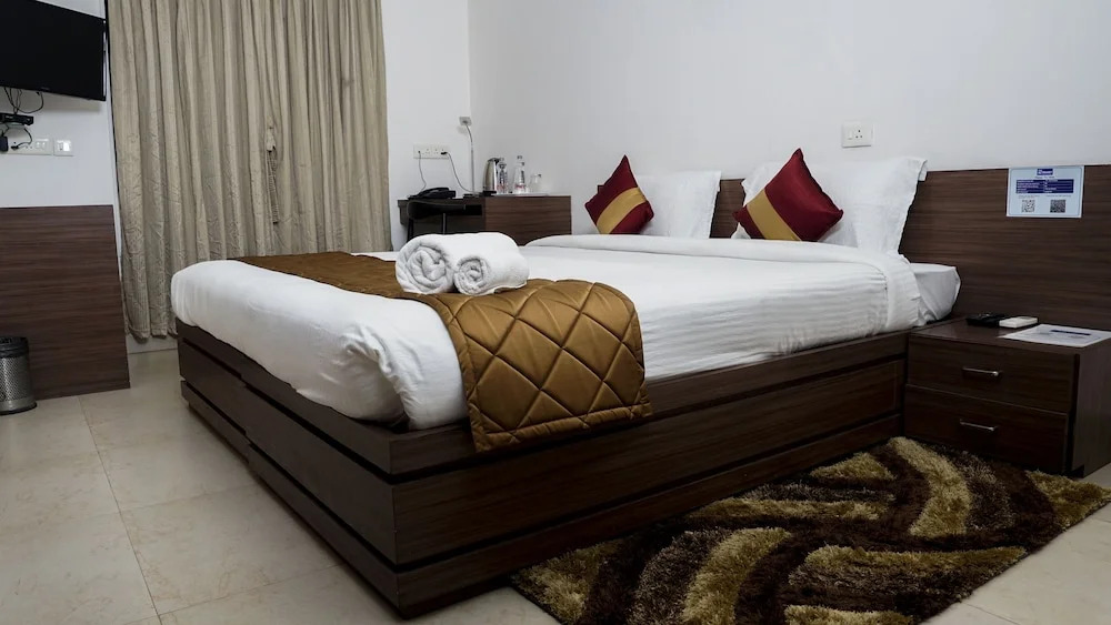 The Altruist Koparkhairane Hotel