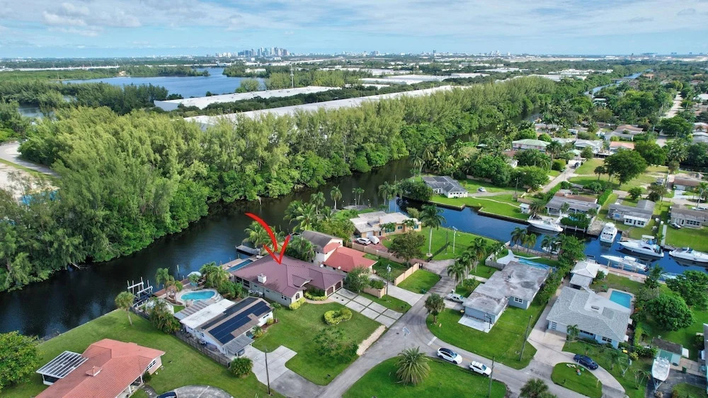 Riverside Veranda by AvantStay | Waterfront Stay + Infinity Pool + Private Dock + Easy Beach Access