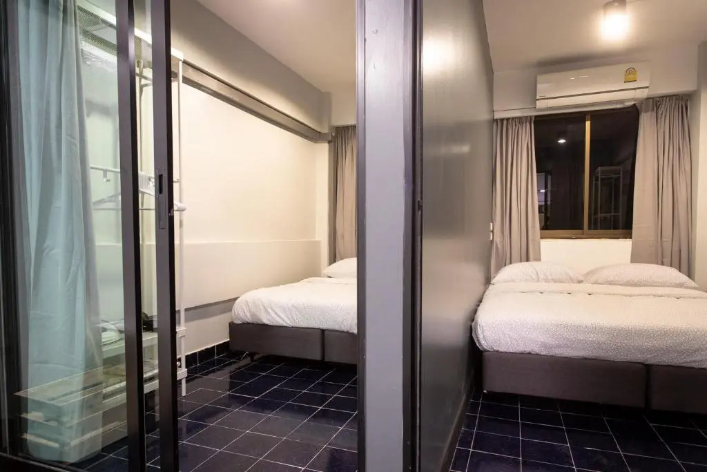 T2 2 Bedrooms 6 guests Full kitchen 1 min to BTS