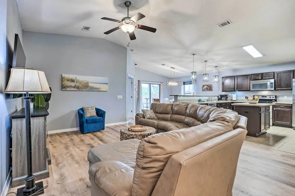Spacious Navarre Retreat w/ Fenced-In Yard