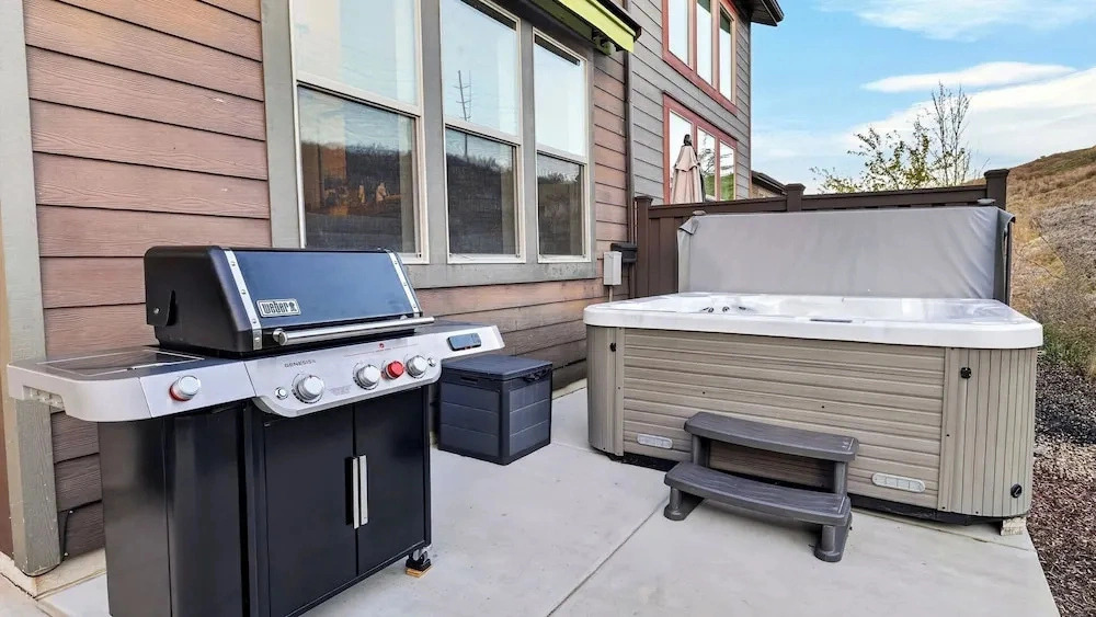 Jordanelle Ridge by Avantstay Hot Tub + Firepit + Grill Lake + Trails