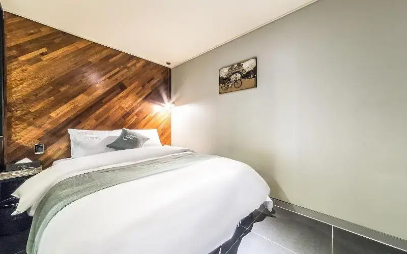 Docking Hotel