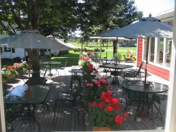 Shaws Hotel & Cottages