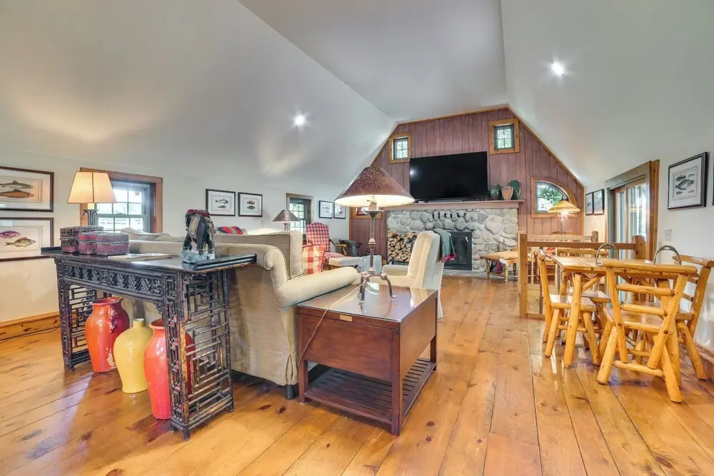 9 Mi to Boyne Resort! Farmhouse Near Town & Lake