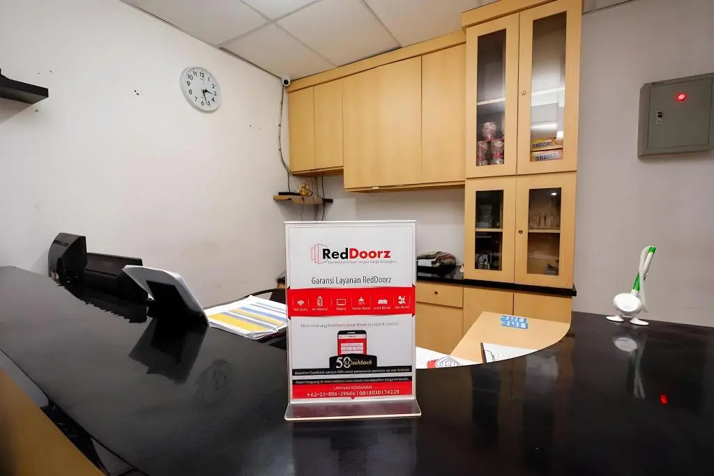 RedDoorz Near Kota Lama Semarang